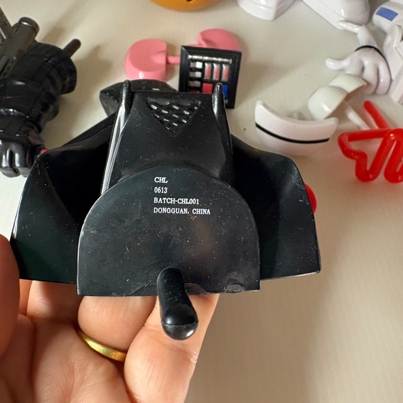 Mr. Potato Head Star Wars Spudtrooper StormTrooper/Vador Disney Playskool 18 Pc - Picture 9 of 10